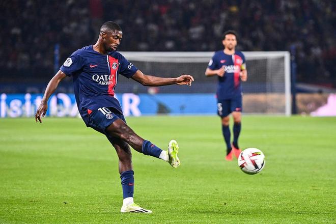 安布：邵佳一与此前的混乱划清界限，是国足非常好的主帅人选（安布称：邵佳一已与过去的混乱切割，堪为国足主帅上佳人选）