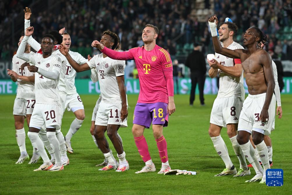 欧冠积分榜形势：拜仁阿森纳全胜，巴黎皇马遭首败，意甲陷危机（欧冠格局：拜仁阿森纳全胜领跑，巴黎皇马遭遇首败，意甲危机四伏）