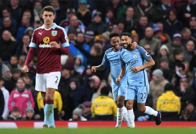 枪手是夺冠热门？萨卡：不能被人们的言论左右，我只专注当下（阿森纳被看好夺冠？萨卡：不受舆论左右，只专注眼前）