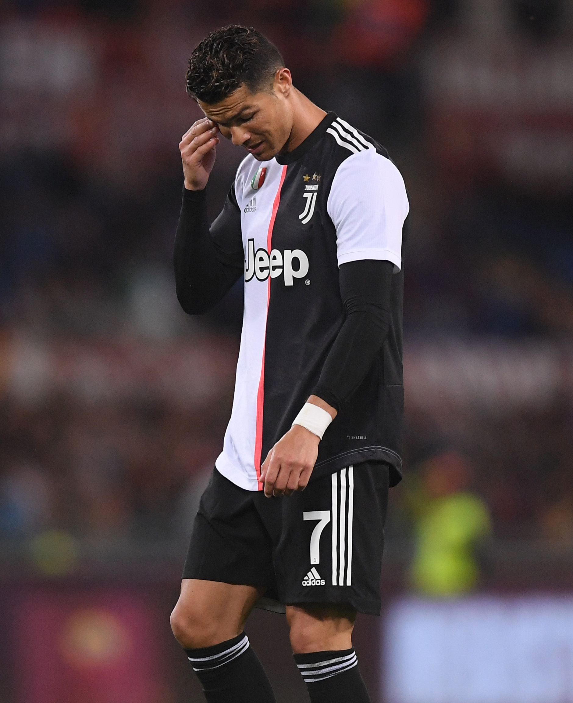 持续打击极端球迷，米体：地方当局邀请米兰双雄开会评估情况（米体：地方当局召集米兰双雄会议，评估持续打击极端球迷的进展）