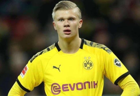 每体：若接受手术奥尔莫要缺阵4个月，因此巴萨选择保守治疗（每体：手术恐缺席4个月，巴萨为奥尔莫选择保守治疗）